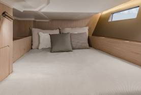 Bed van de Sunsail 41.1 monohull met 3 cabines