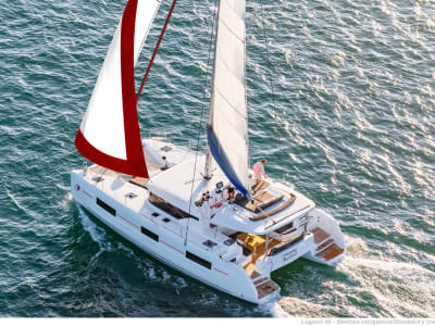 Sunsail Lagoon 464 at sail