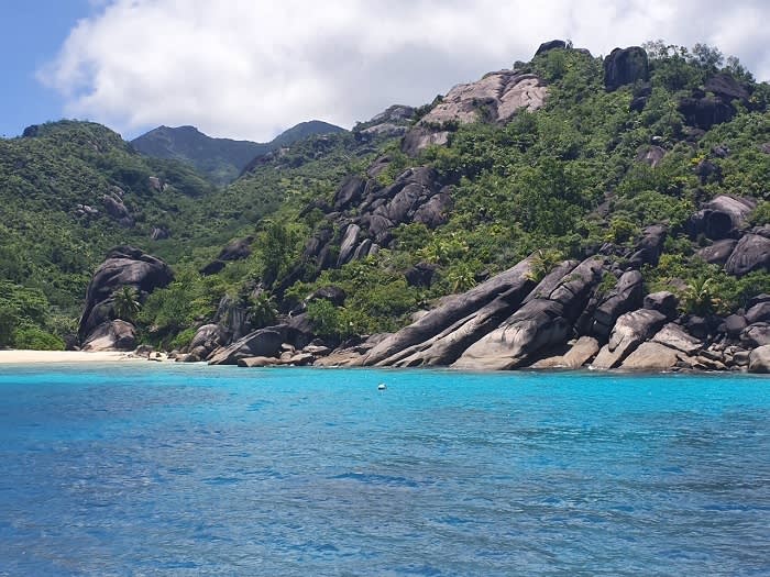 Noordwestkust van Mahé op de Seychellen