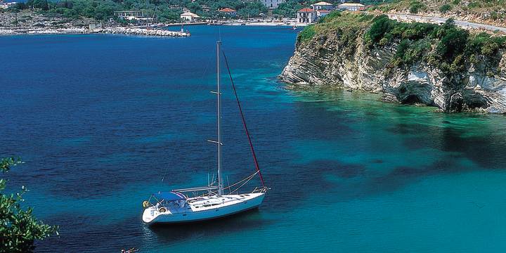sailboat_charter_greece_Mediterranean