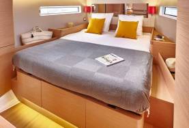 Sun Odyssey 490 interior bedroom
