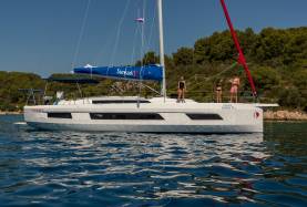 Sunsail 44.3 – 3 cabin