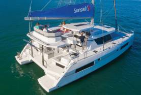 Sunsail 454L catamaran under sail