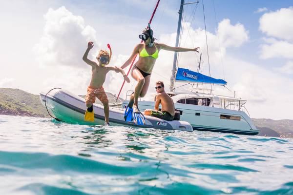 sunsail-sailing-family-jumping