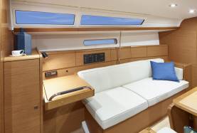 Sunsail 38 – 3 cabin Monohull
