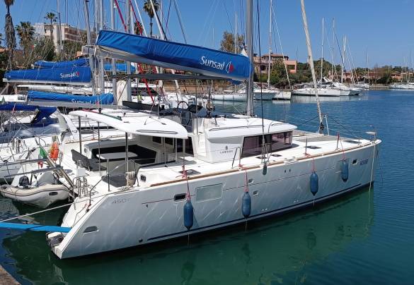 Sunsail Lagoon 450F – 4 cabin