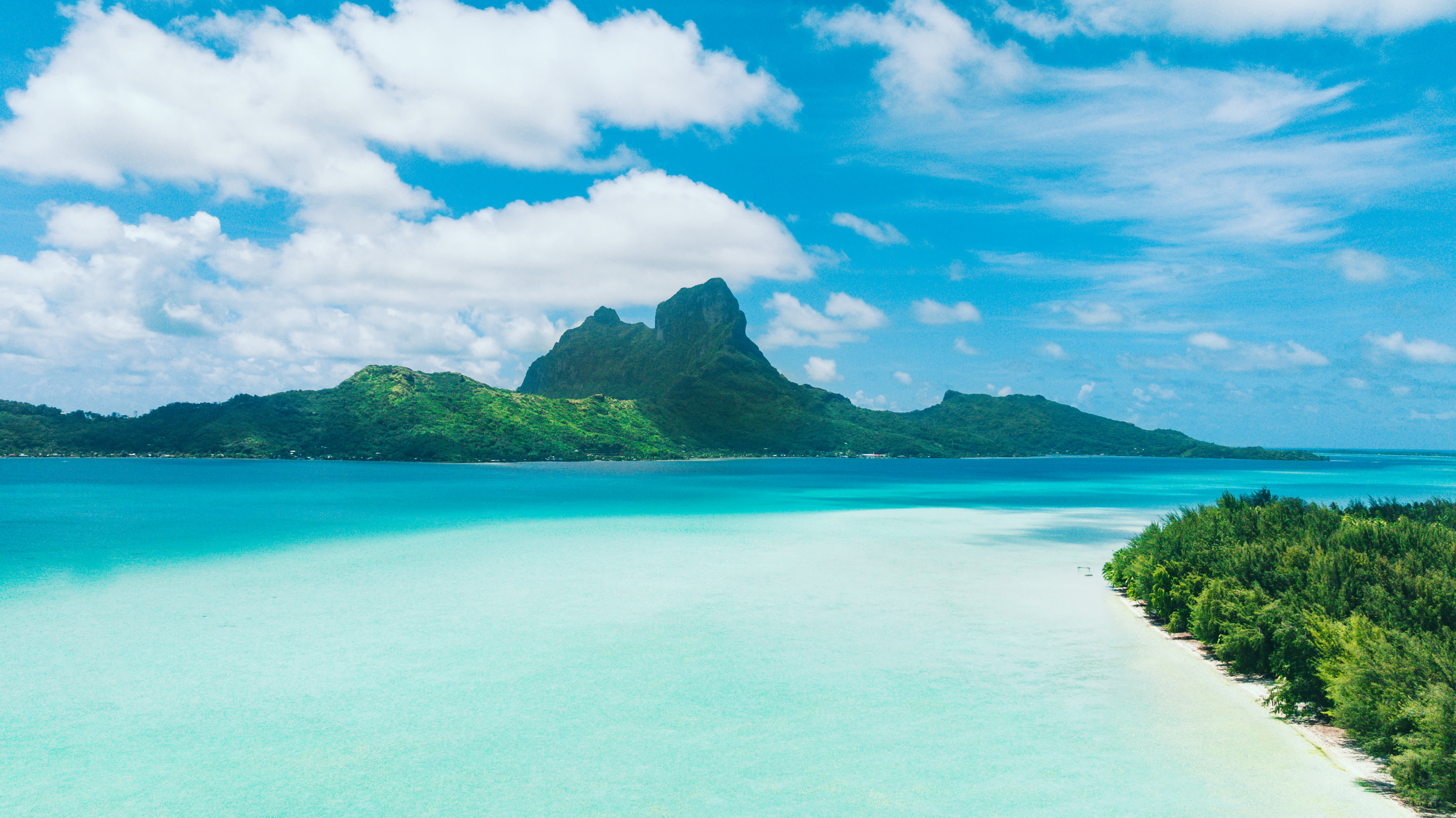 Tahiti Base
