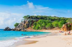 Tintamarre St Martin beach