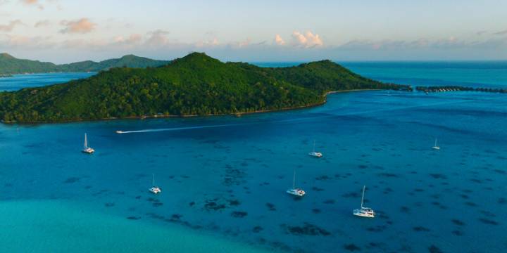 10 Day Tahiti Bareboat Itinerary